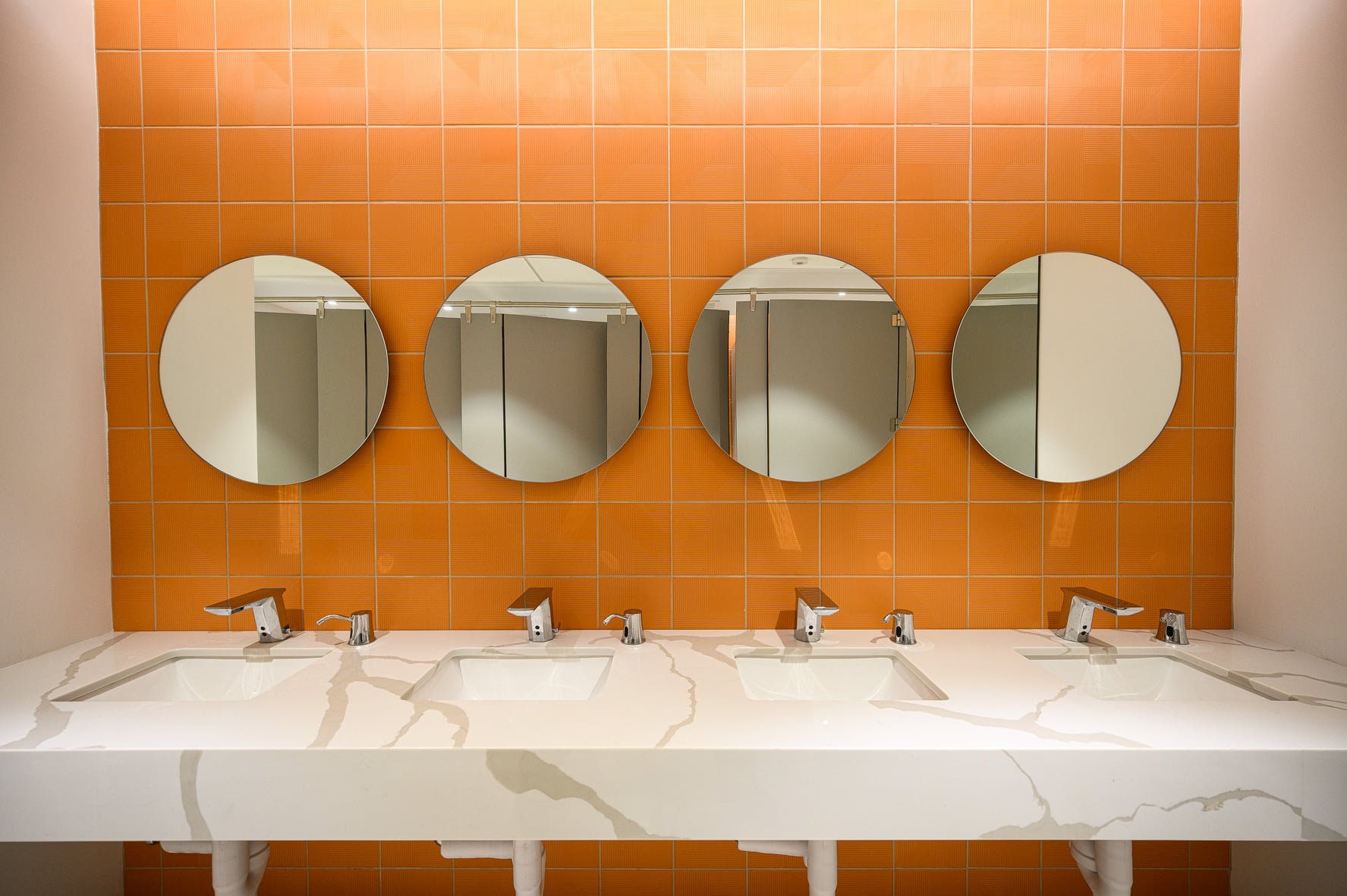 9th Bathroom2
